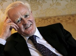 Lo scrittore Le Carr&eacute; respinge la candidatura a Booker Prize
