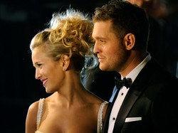 Il cantante Michael Bubl&eacute; si &egrave; sposato “a rate”