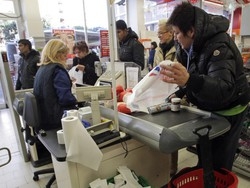 Alimenti,&nbsp;inventata l’ecoplastica che li conserva meglio del vetro