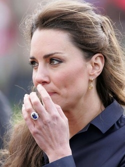 Nozze reali: Kate &egrave; dimagrita, si fa stringere l’anello di Diana