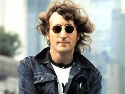 All’asta il testo scritto  da John Lennon