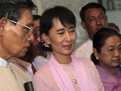 Dice Aung San Suu Kyi: &laquo;Ora tocca ai giovani&raquo;
