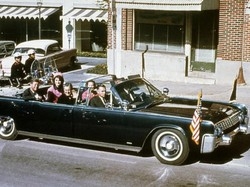 Omicidio JFK, una nuova teoria &laquo;Ucciso dall’interesse per gli Ufo&raquo;