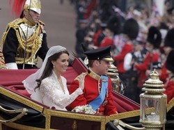William e Kate finalmente sposi Doppio bacio e folla in delirio