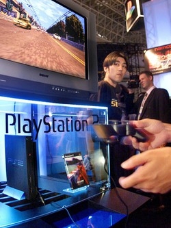Nuovo attacco degli hacker alla Sony: servizi sospesi
