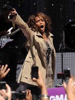 Whitney Houston torna in rehab poi forse girer&agrave; un nuovo film