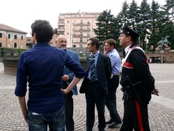 Stranieri contro polizia&nbsp;a Varese Parte un colpo di pistola