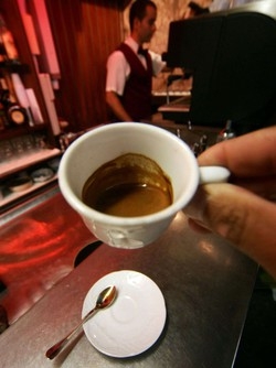 Bere caff&egrave; riduce il rischio del cancro alla prostata