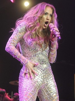 Jennifer Lopez: &laquo;&Egrave; stata la moda il mio pi&ugrave; grande flop in carriera&raquo;