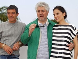Almodovar: &laquo;Il mestiere di regista &egrave; quello che &egrave; pi&ugrave; vicino a Dio&raquo;