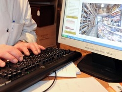 L’e-commerce piace ai nonni: 700mila comprano su &laquo;eBay&raquo;