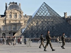 Il fondatore di&nbsp; eBay regala 3 milioni di dollari al Louvre