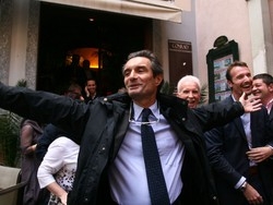 Il leghista Fontana insiste: “Svolta o via Berlusconi”