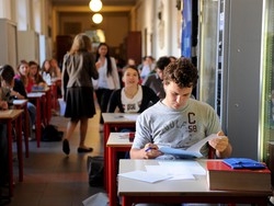 La maturit&agrave; 2011 sar&agrave; pi&ugrave; dura Appello dei prof: meno “aiutini”