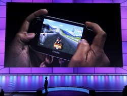 Sony lancia &laquo;Playstation Vita&raquo;, console portatile erede della Psp