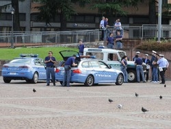 Rissa in piazza Repubblica Tre gli stranieri coinvolti