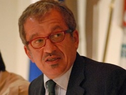 Maroni: “Quorum ci sar&agrave;, al Governo un colpo di frusta”