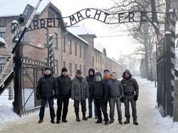 Shoah: in un museo l’insegna del cancello di Auschwitz