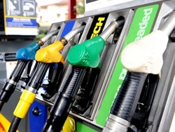 Benzina, scendono i prezzi Occhi puntati anche su Varese