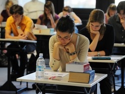 Maturit&agrave;, ecco le app per copiare I presidi: “Le solite porcherie”