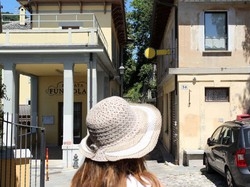 Varese, rapina in ufficio postale Chiusa nel bagno la dipendente