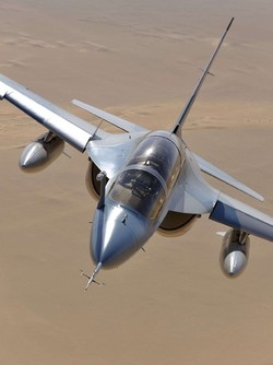 Parigi e Singapore, feeling per Alenia Aermacchi