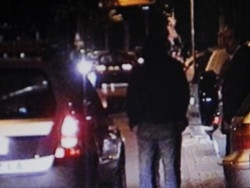 Calci alle auto e forbiciata a un agente A Varese incredibile notte da incubo