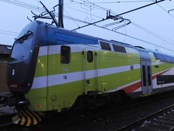VARESE, IL BUS TAGLIA CORSE I TRENI RINCARANO I PREZZI