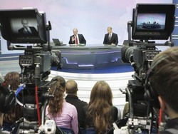 Putin un po’ come Berlusconi: canta in radio ma sceglie il jazz