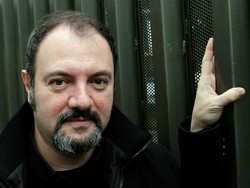 Con &laquo;L’isola dell’angelo caduto&raquo; Carlo Lucarelli debutta al cinema