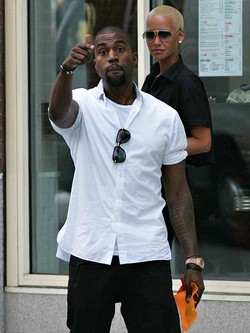 Il rapper Kanye West spende 27 mila dollari in sole tre ore