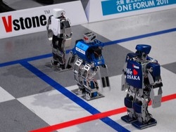 E’ Coman ed &egrave; come Celentano Nasce in Italia il robot molleggiato