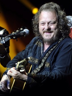 Anche Zucchero si schiera con il Teatro Valle Occupato