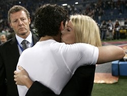 Pato e Barbara Berlusconi pazzi d’amore in Sardegna