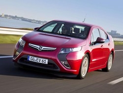 Opel Ampera si ricarica a casa