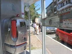 A Varese finisce un’epoca Addio alle cabine telefoniche