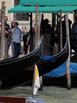 Niente soldi per i remi Bloccata gondola comunale