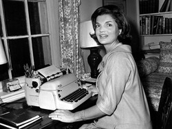 Jackie Kennedy am&ograve; Agnelli: “Johnson arm&ograve; il killer di Dallas”