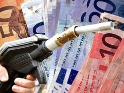 Varese, la benzina “si salva” Il pieno di diesel &egrave; un salasso