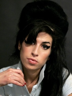 Rubate canzoni inedite dalla casa della Winehouse