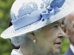 Cercasi pilota per la regina Annuncio di Buckingham Palace