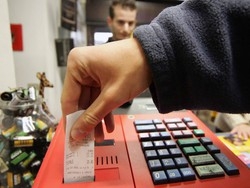 Scontrini, controlli a tappeto Multato un negozio su tre