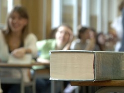 Libri scolastici, &egrave; il solito salasso E gli e-book restano un miraggio