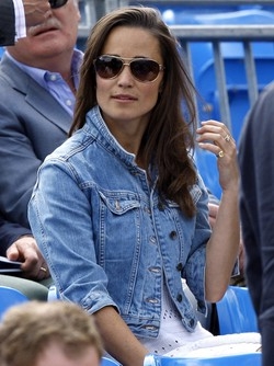 Pippa Middleton multata Divieto di sosta a Londra