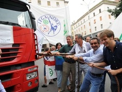 Il carrozzone romano invade Varese E Fontana sposta il Tir degli sprechi
