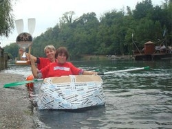 Il Soap Kayak Race a un team tutto rosa