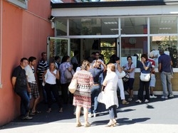 Lacrime e rabbia a scuola A Varese ottanta senza lavoro