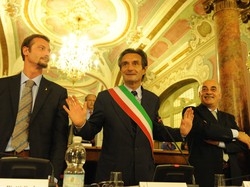 Velina Verde e stop allo sciopero A Varese doppio blitz contro Fontana