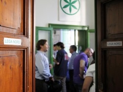 Varese, base della Lega in rivolta &laquo;Il sindaco Fontana non si tocca&raquo;