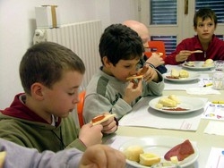 Varese, bimbo sta male in mensa
Sotto accusa la pasta al pesto